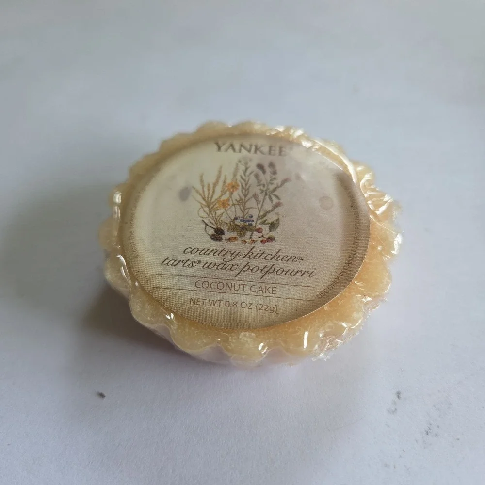 Yankee candle Potpourri Tart Wax Melts Country Kitchen Coconut cake Retired